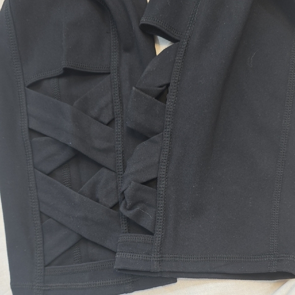 GAIAM Black Capri Leggings - Picture 3 of 4